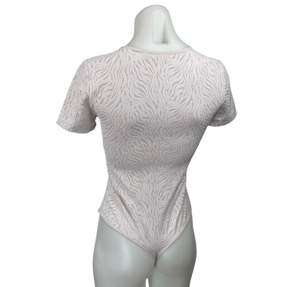 Aritzia Babaton Shapelace Sculpt Short Sleeve Crew Neck Bodysuit Top Size S - Picture 3 of 5